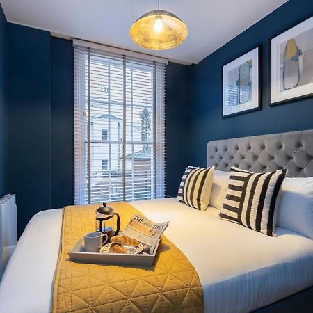 Elliot Oliver - Luxury 2 Bedroom Regency Apartment With Parking & Ev Charger 첼튼엄 외부 사진