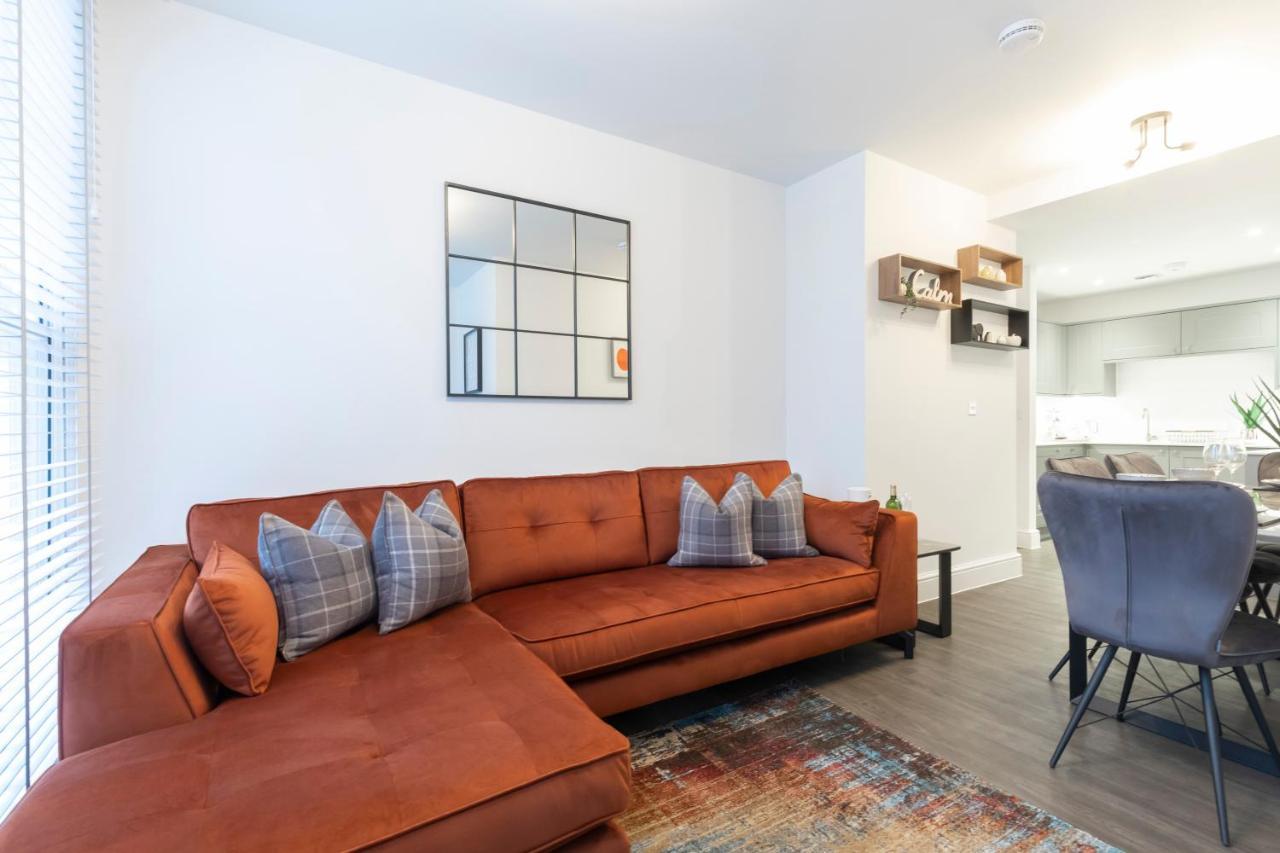 Elliot Oliver - Luxury 2 Bedroom Regency Apartment With Parking & Ev Charger 첼튼엄 외부 사진